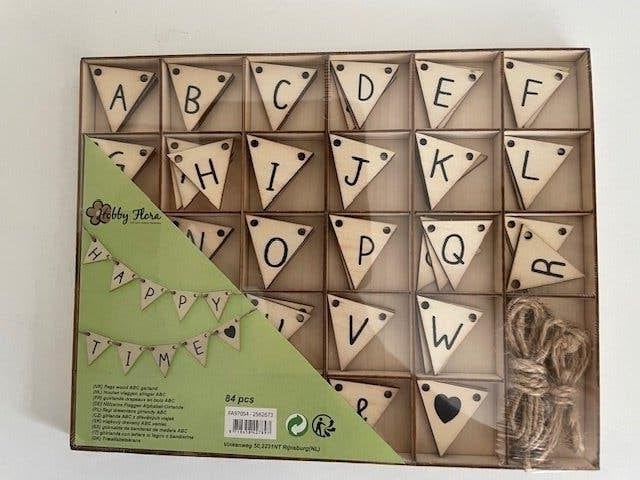 Houten vlaggen feest slinger met letters. NIEUW. Decoratie, Ophalen, Nieuw, Versiering, Overige