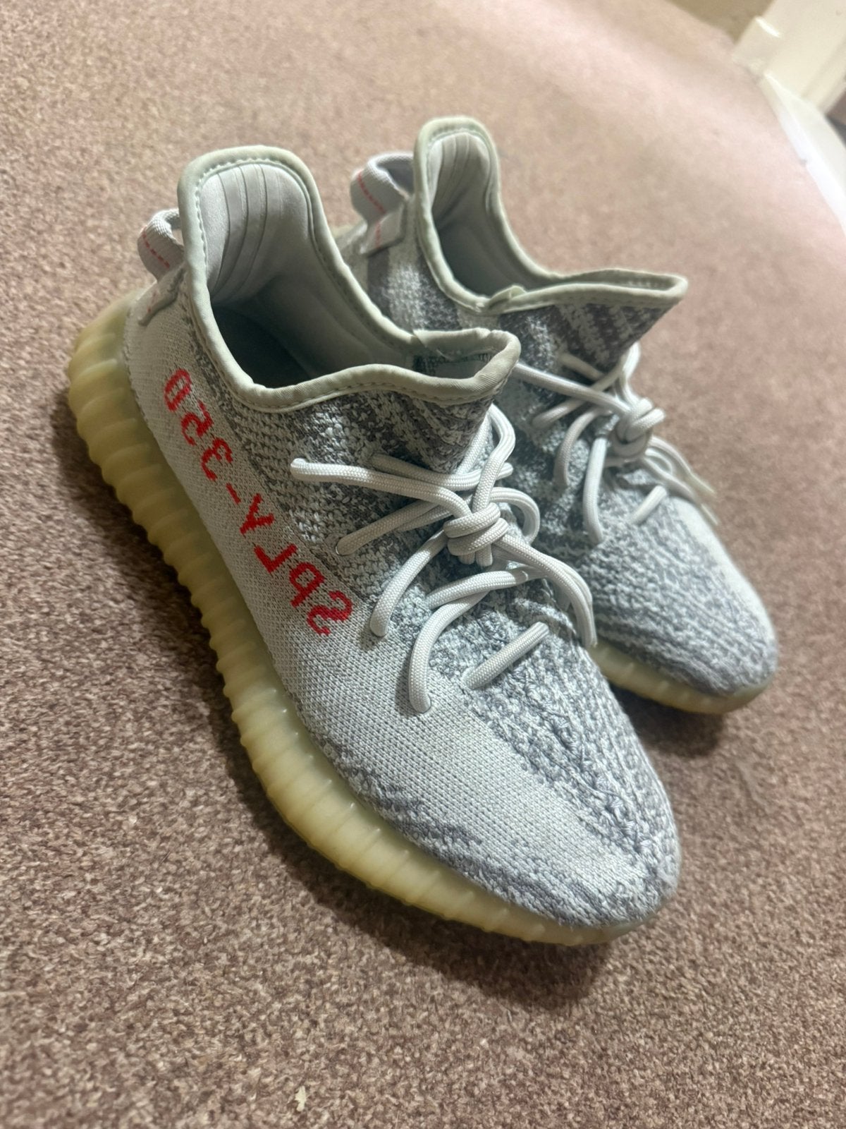 yeezy sneaker, Ophalen of Verzenden, Zo goed als nieuw, Sneakers of Gympen