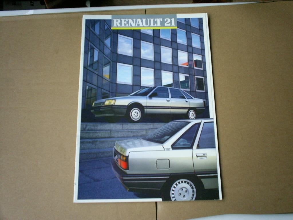 Renault 21 [ 1988 ] 22 pag., Verzenden, Zo goed als nieuw, Renault