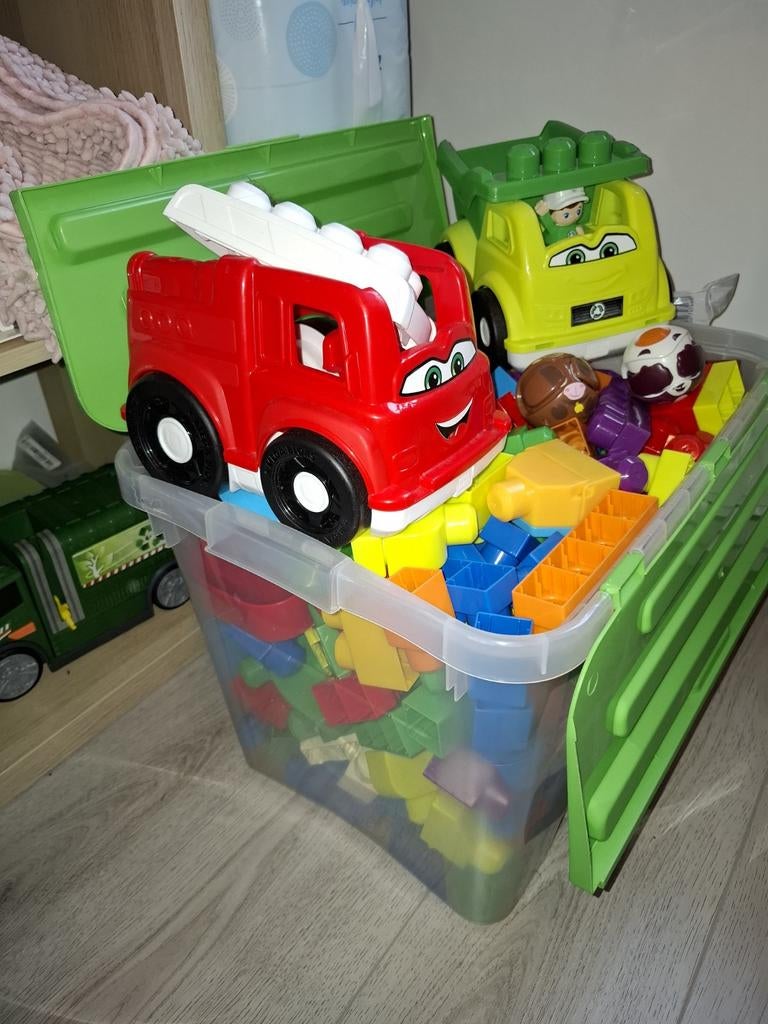 Grote bak met mega bloks + 2 mega bloks autos., Ophalen, 6 maanden tot 2 jaar