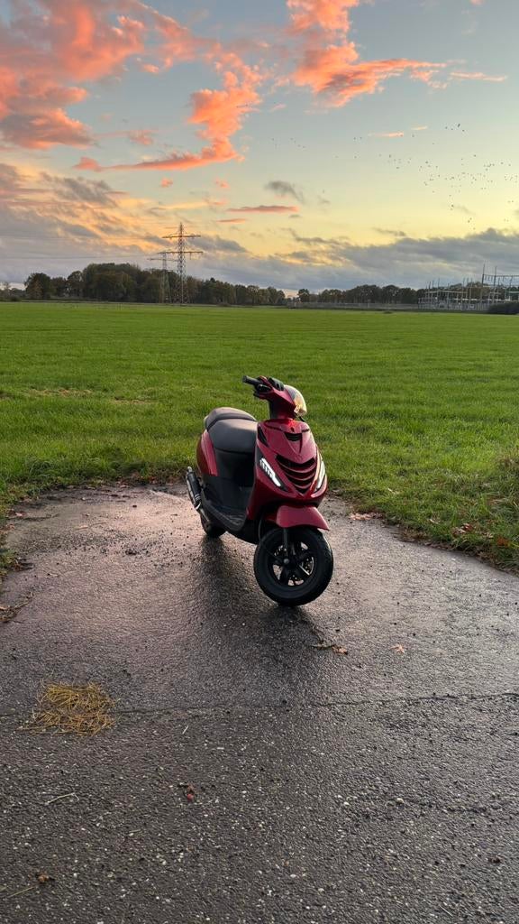 zip 70cc, Fietsen en Brommers, Scooters | Piaggio, Ophalen, Zo goed als nieuw, Tweetakt, Zip