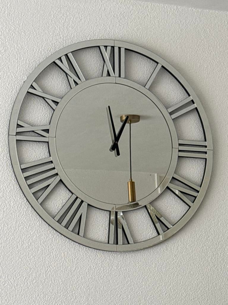 Grote spiegel wandklok met Romeinse cijfers - 80 cm, Ophalen of Verzenden, Zo goed als nieuw, Analoog, Wandklok
