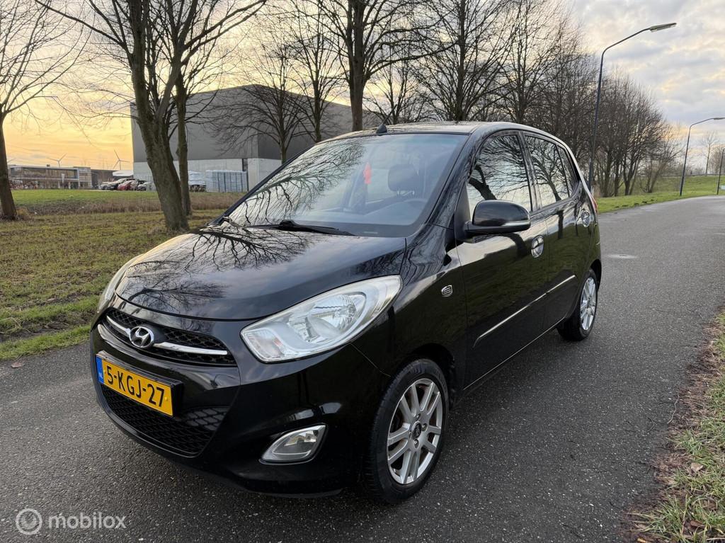 Hyundai i10 1.2 i-Drive Cool*NEW APK 02/27*AIRCO*TREKHAAK, Voorwielaandrijving, Euro 5, Gebruikt, 4 cilinders