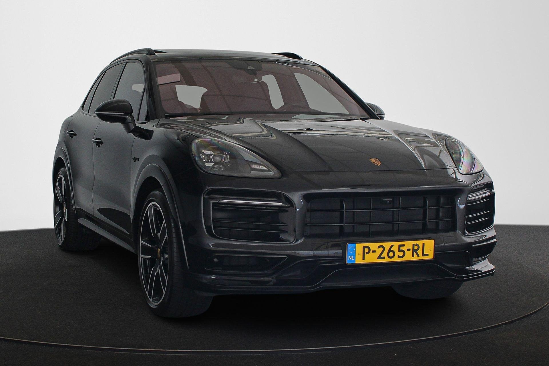 Porsche Cayenne 3.0 E-Hybrid SOH 99% Sport Chrono Panoramada, Automaat, Cayenne, 14 kWh, 2995 cc