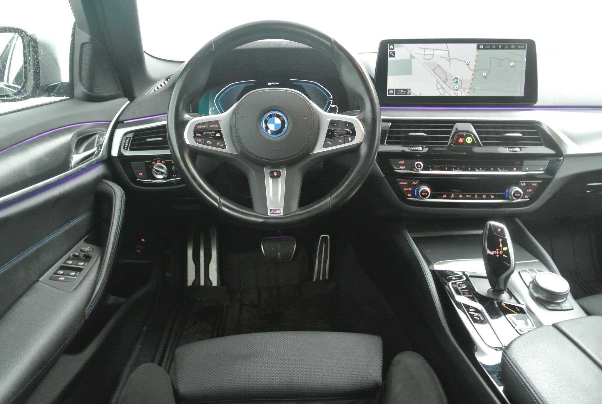 BMW 5-serie 545e xDrive M-Sport | Shadow Line | Parking Pack, Stof, Gebruikt, 394 pk, Plug-in hybride