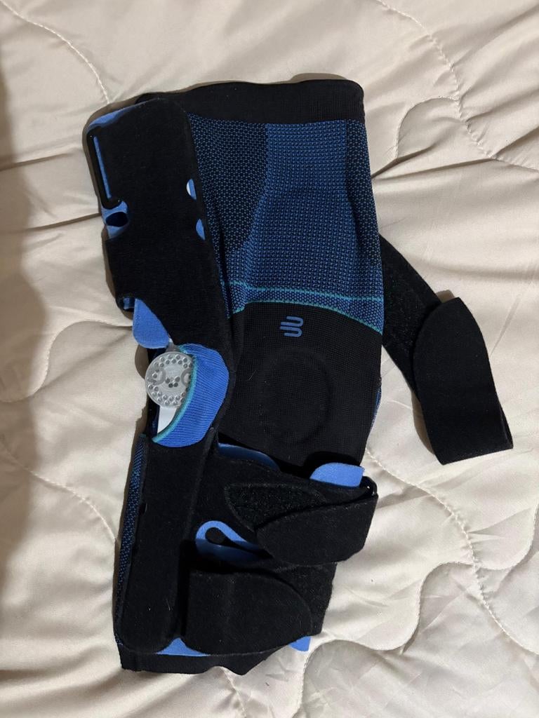 Bauerfeind Softec Genu L4 Brace, Ophalen of Verzenden, Zo goed als nieuw