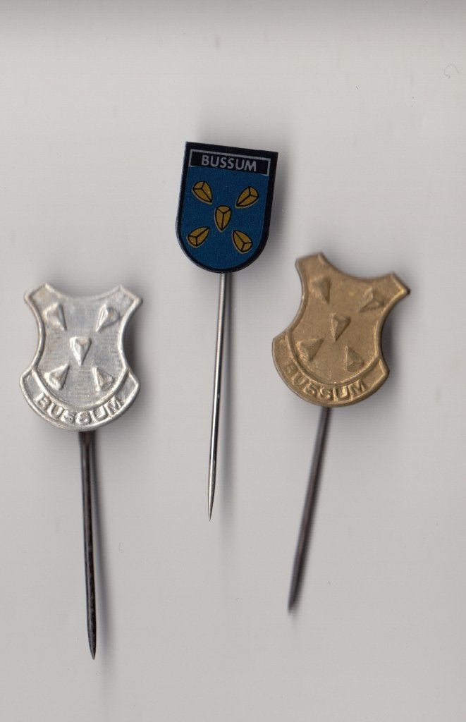 Bussum Stadswapen speldjes, Gebruikt, Niet vindbaar, Niet vindbaar, Speldje of Pin