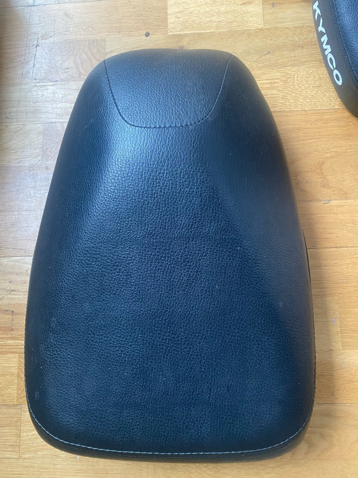 Kymco  agility zadel en rugleuning nieuw en origineel, Ophalen of Verzenden, Nieuw, Zadel, Kymco
