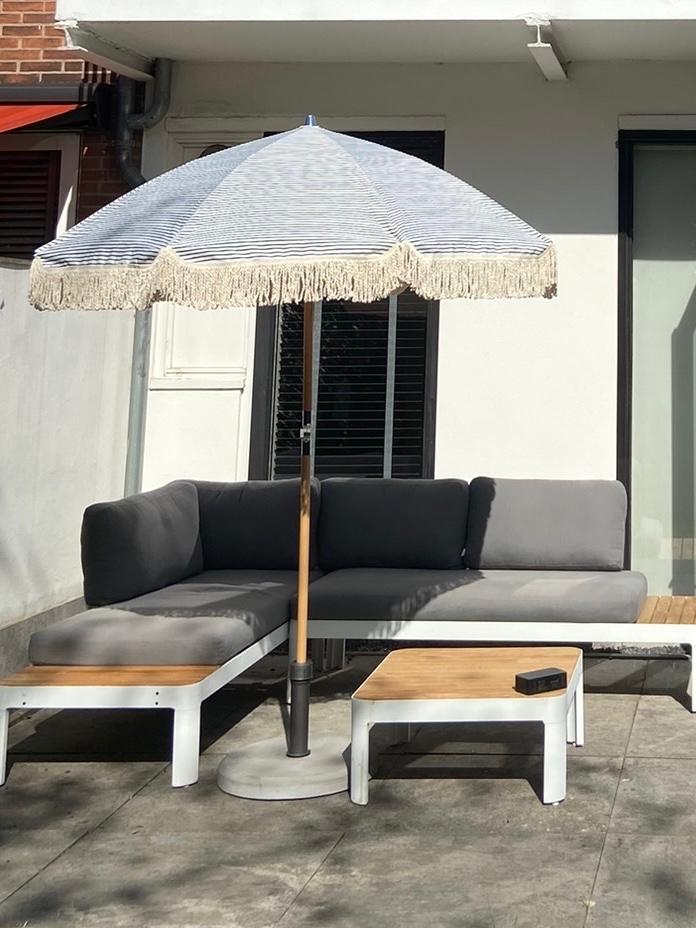Yuna Merch Shore Line Parasol + betonnen voet + regenhoes, Tuin en Terras, Ophalen, Zo goed als nieuw, 2 tot 3 meter, Stokparasol