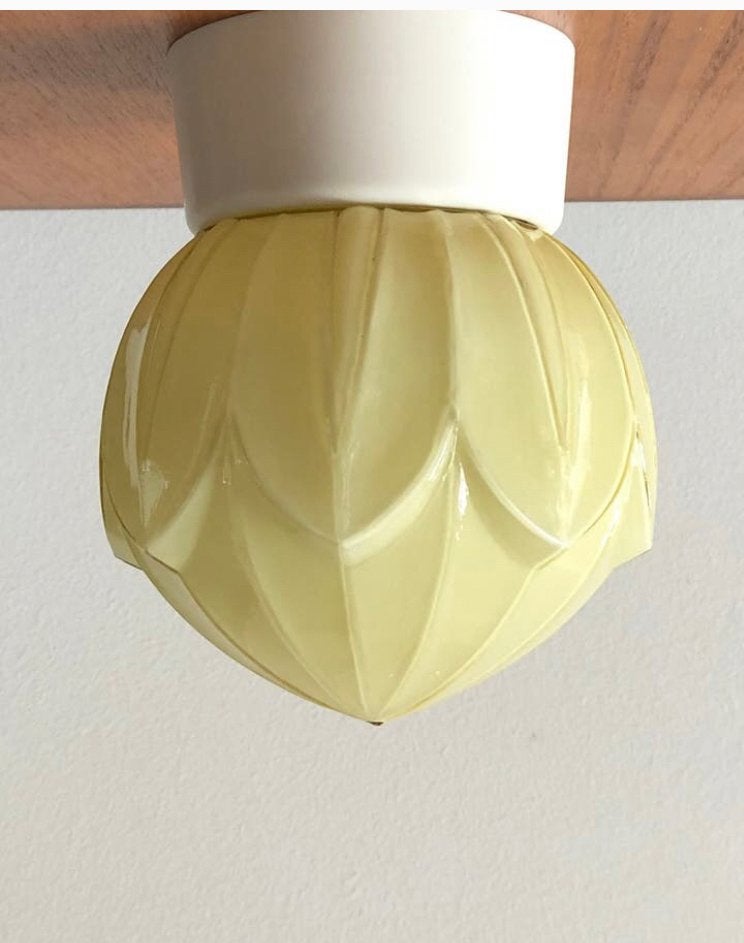 Art Deco Thabur tulp plafondlamp | zachtgeel | jaren 30, Ophalen of Verzenden, Zo goed als nieuw