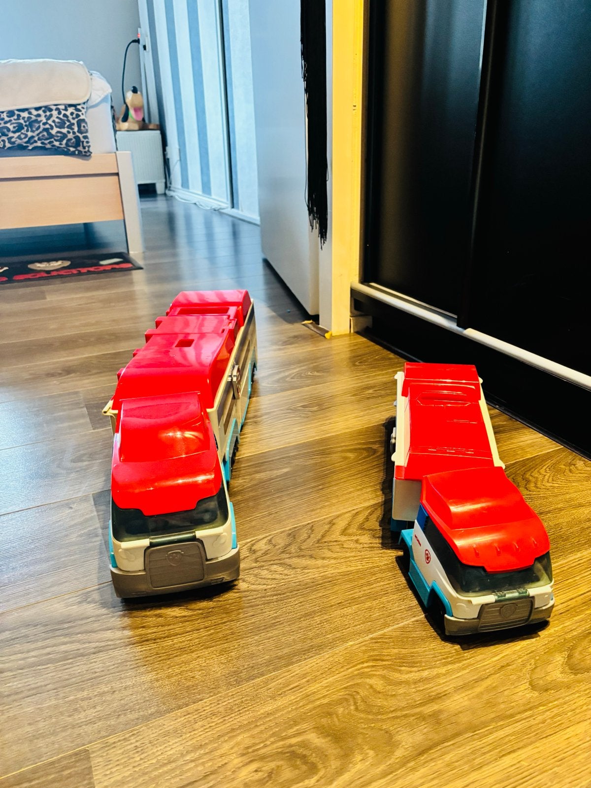 Groot en kleine Paw Patrol Patroller Vrachtwagens (2 stuks), Ophalen of Verzenden, Zo goed als nieuw