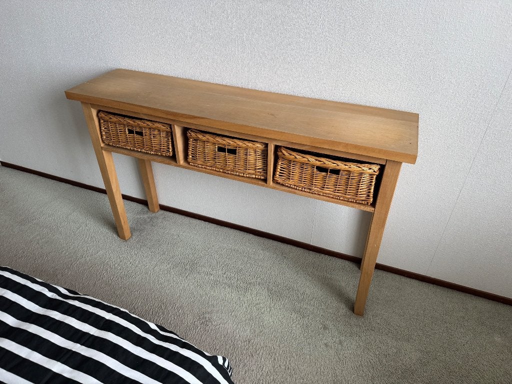 Sidetable met rotan mandjes, Ophalen, 100 tot 150 cm, Gebruikt, Eikenhout