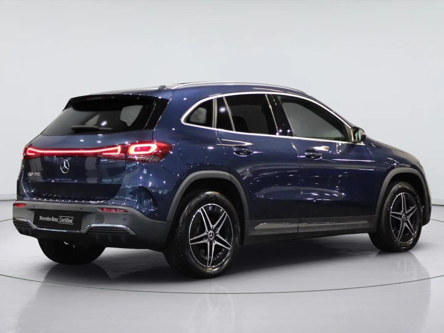 Mercedes-Benz EQA 250 67 kWh | Panorama dak | Trekhaak, Auto's, Gebruikt, 190 pk, Blauw, 424 km