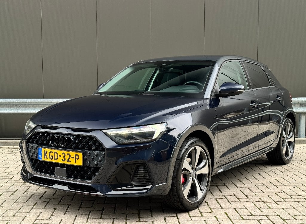 Audi A1 Citycarver 30 TFSI S-line - Zeer complete uitvoering, Auto's, Audi, 15 km/l, Zwart, Blauw, Leder en Stof
