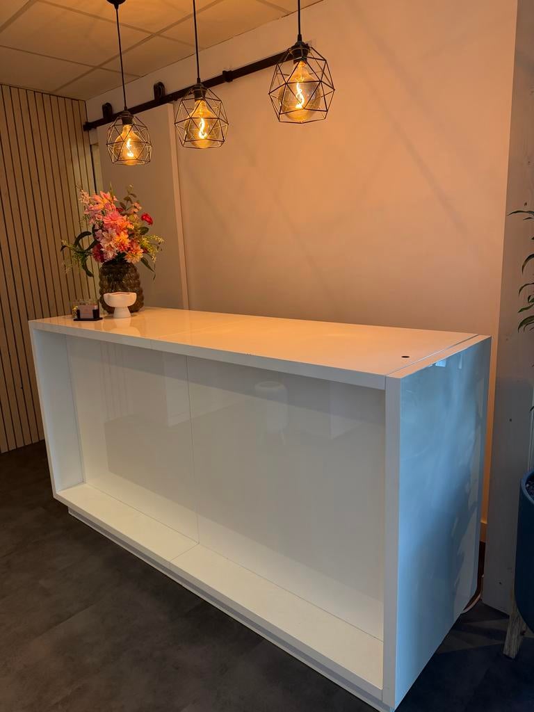 Witte hoogglans toonbank met 6 opbergvakken, Receptie of Entree, Ophalen, Gebruikt, Overige typen