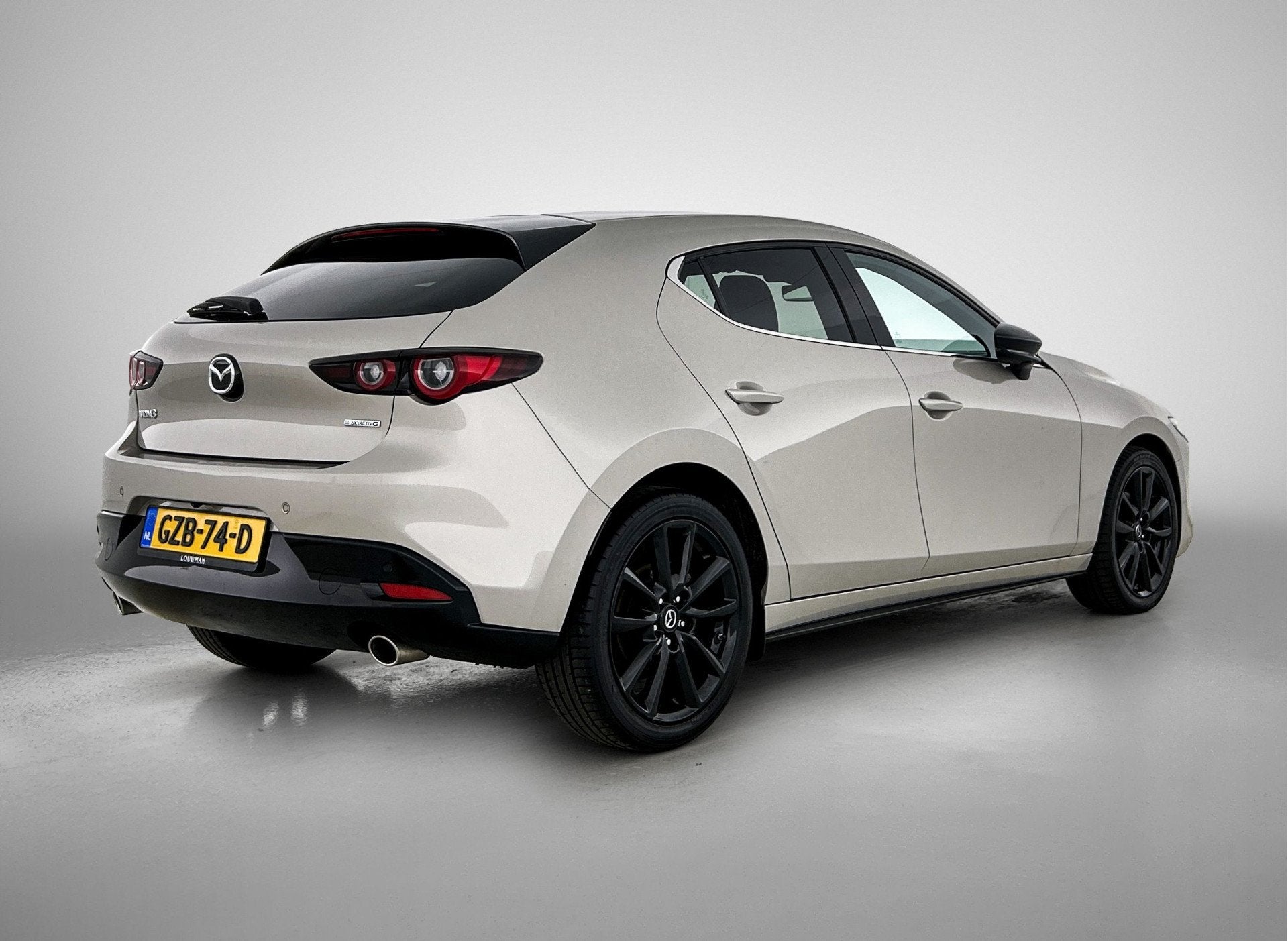 Mazda 3 2.5 e-SkyActiv-G M Hybrid 140 Homura | RIJKLAAR INCL, Auto's, Voorwielaandrijving, Stof, Gebruikt, 4 cilinders