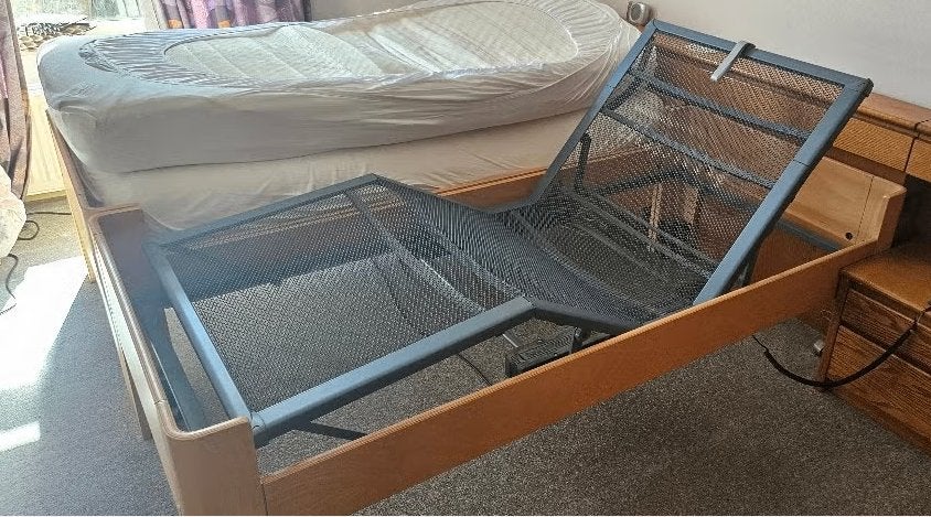 2x Auping Auronde 3000 bed beuken 90x200 vol elektrisch 2M, Huis en Inrichting, Slaapkamer | Bedden, Ophalen, Verstelbaar, 90 cm