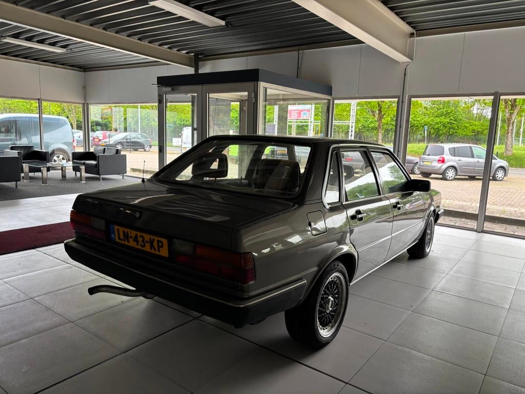Audi 80 2.0 CD 5 Cilinder Gerestaureerd !, Auto's, Voorwielaandrijving, Metallic lak, Gebruikt, 116 pk