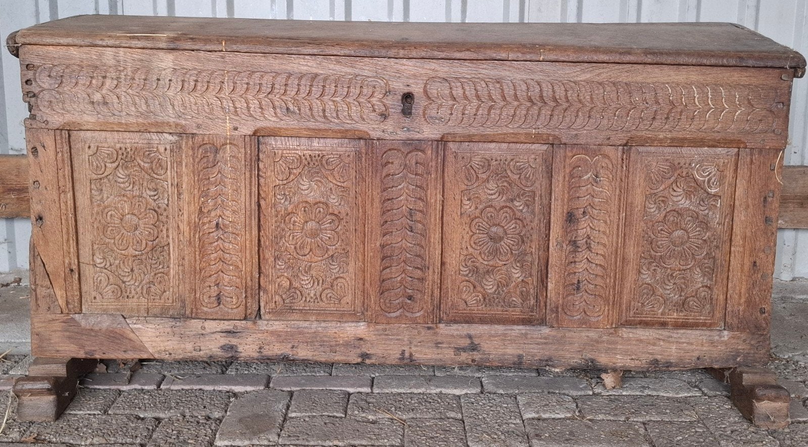 Dekenkist, Ophalen