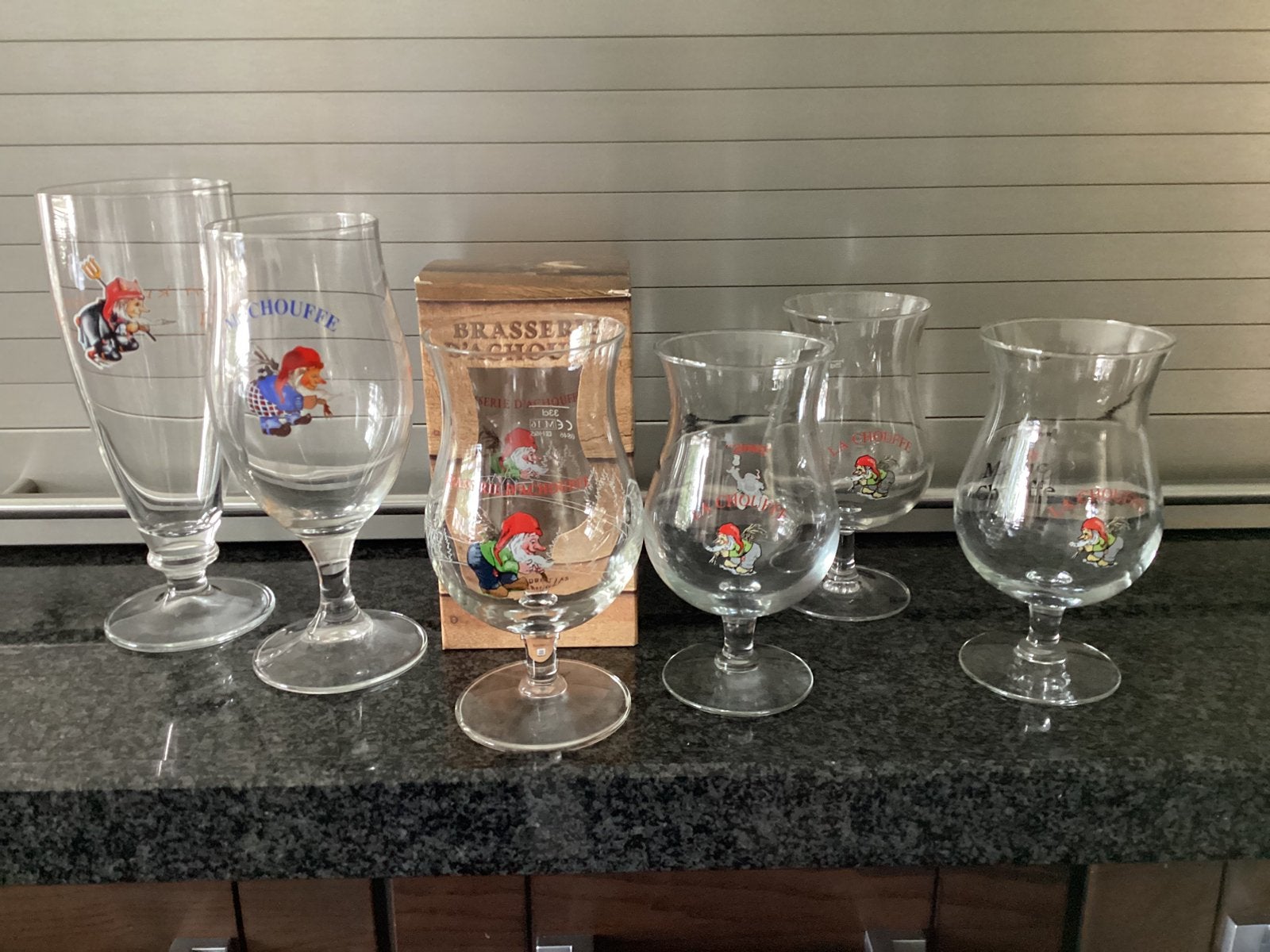 La chouffe Bierglazen 8 stuks 6 verschillende, Verzamelen, Ophalen of Verzenden, Zo goed als nieuw, Glas of Glazen, Overige merken
