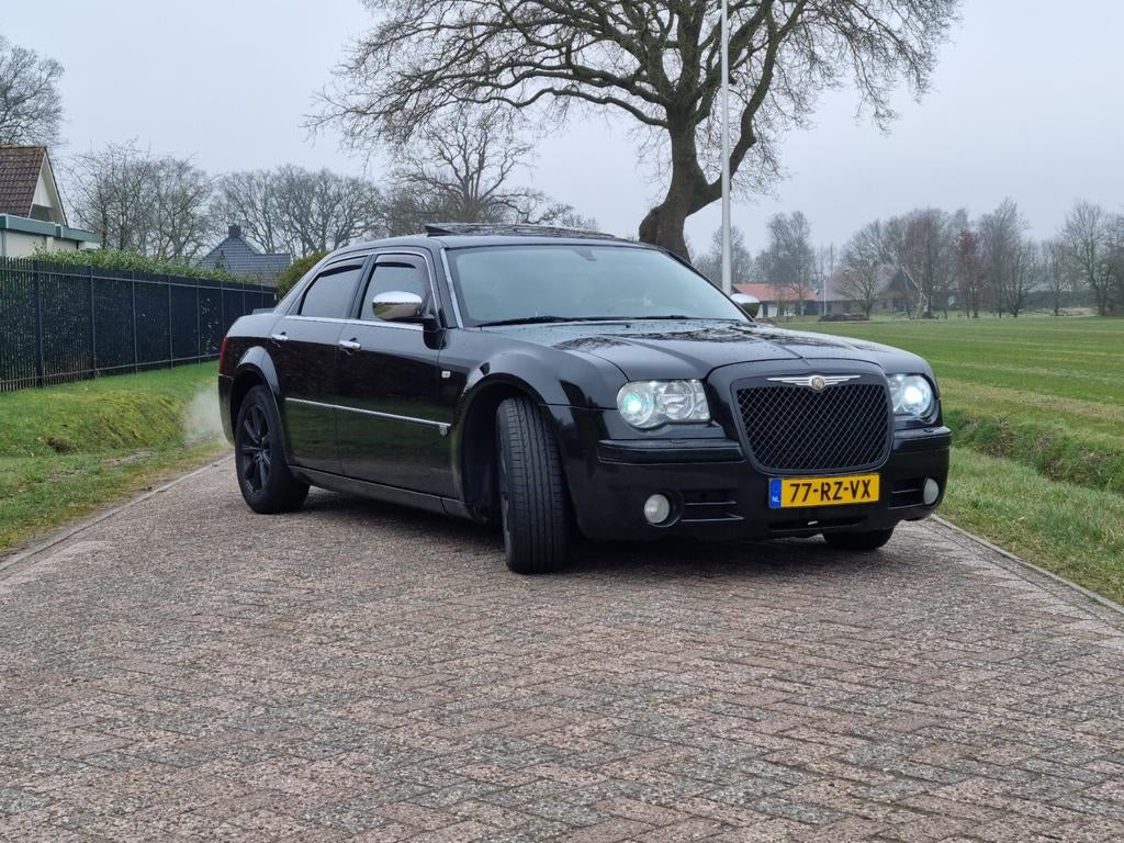 Chrysler 300C 5.7 V8 412 PK Nieuwe APK! Lees tekst, Auto's, Chrysler, 8 cilinders, 5654 cc, Open dak, Zwart
