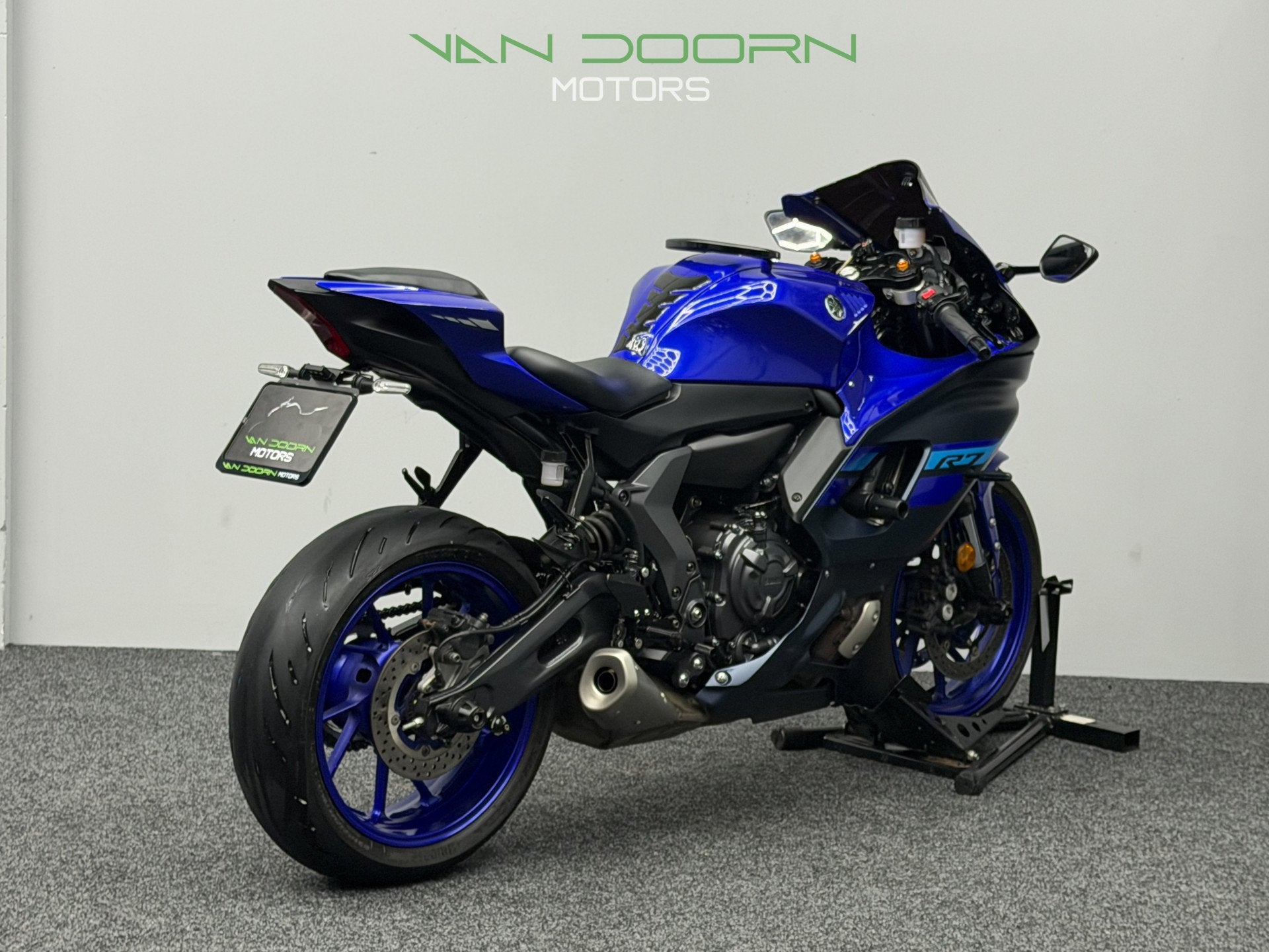 Yamaha R7 ABS | QuickShift | 2025 | 7DKM | Fabrieksgar. 2028, Traction Control, Info@vandoornmotors.nl, Kraaivenstraat 23-5
5048AB  TILBURG, NL