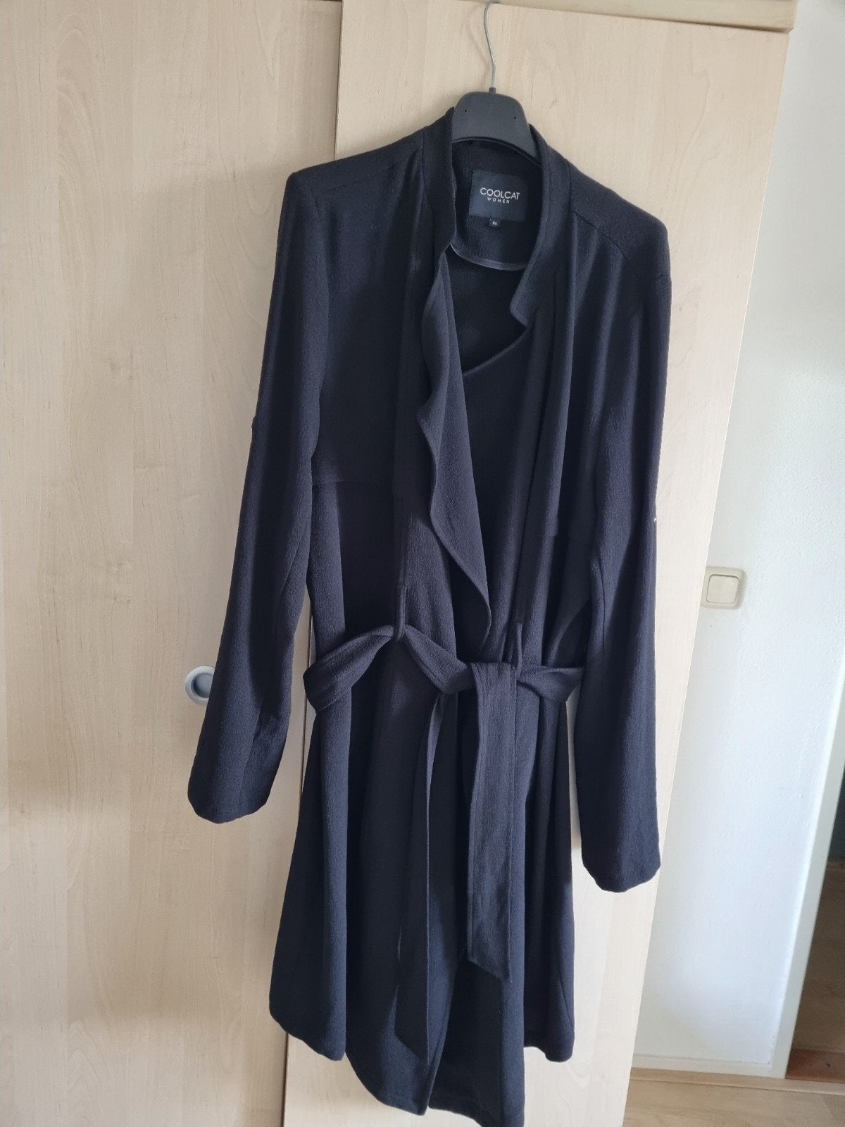 Trenchcoat, Ophalen of Verzenden, Zo goed als nieuw, Zwart