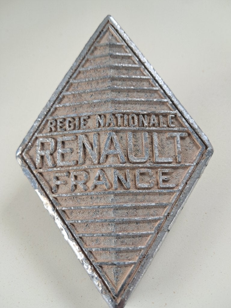 metalen Renault embleem uit halverwege de vorige eeuw, Auto-onderdelen, Ophalen of Verzenden, Voor, Renault, Deur