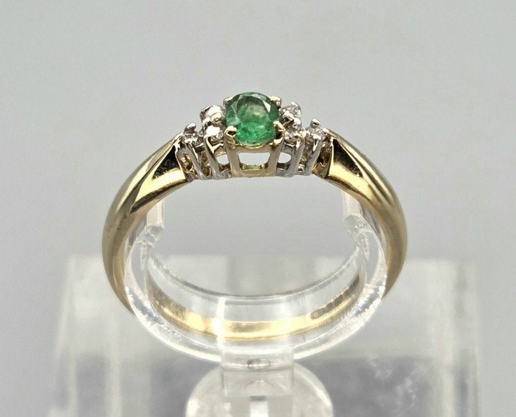 gouden Vintage ring edelsteen smaragd en diamanten. 2026/478