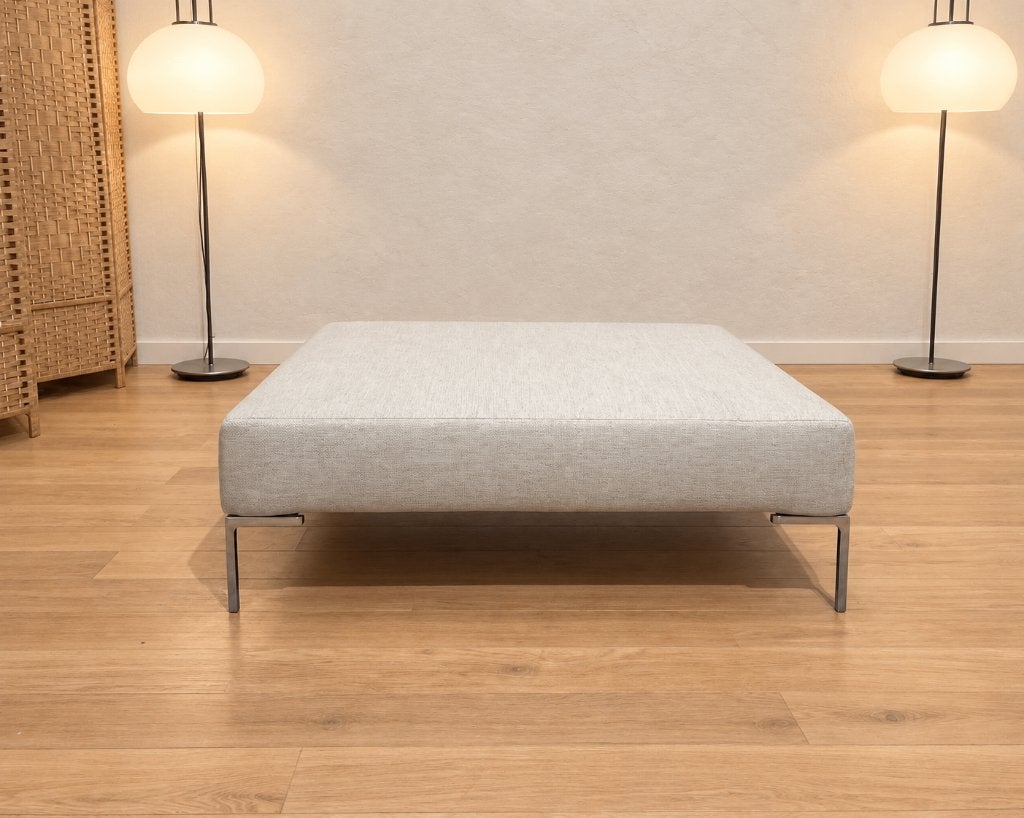 NIEUW GESTOFFEERD B&B Italia Charles XL Hocker + GARANTIE, Huis en Inrichting, Vierkant, Www.designplaats.nl, B&B Italia, 100 tot 125 cm