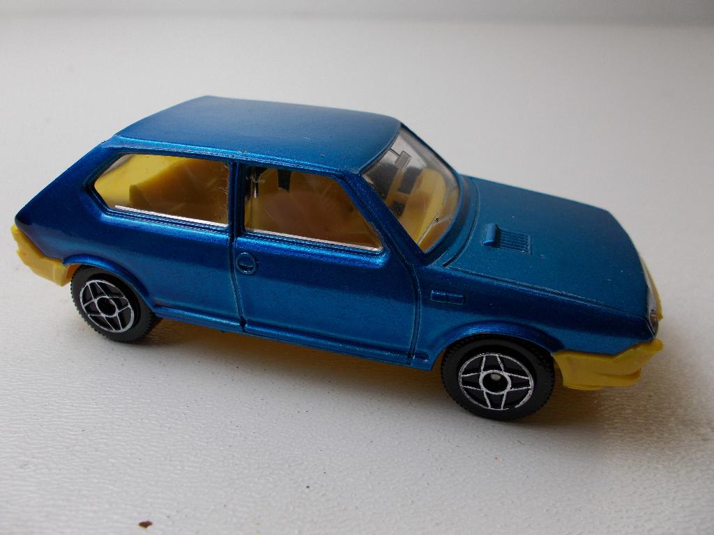 1981 Dinky Toys 1403 FIAT RITMO I.g.st. (Blue Metallic)