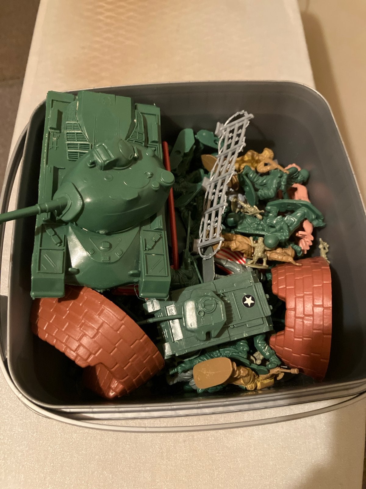 Grote set speelgoedsoldaatjes en tanks, Ophalen of Verzenden, Gebruikt, Jongen
