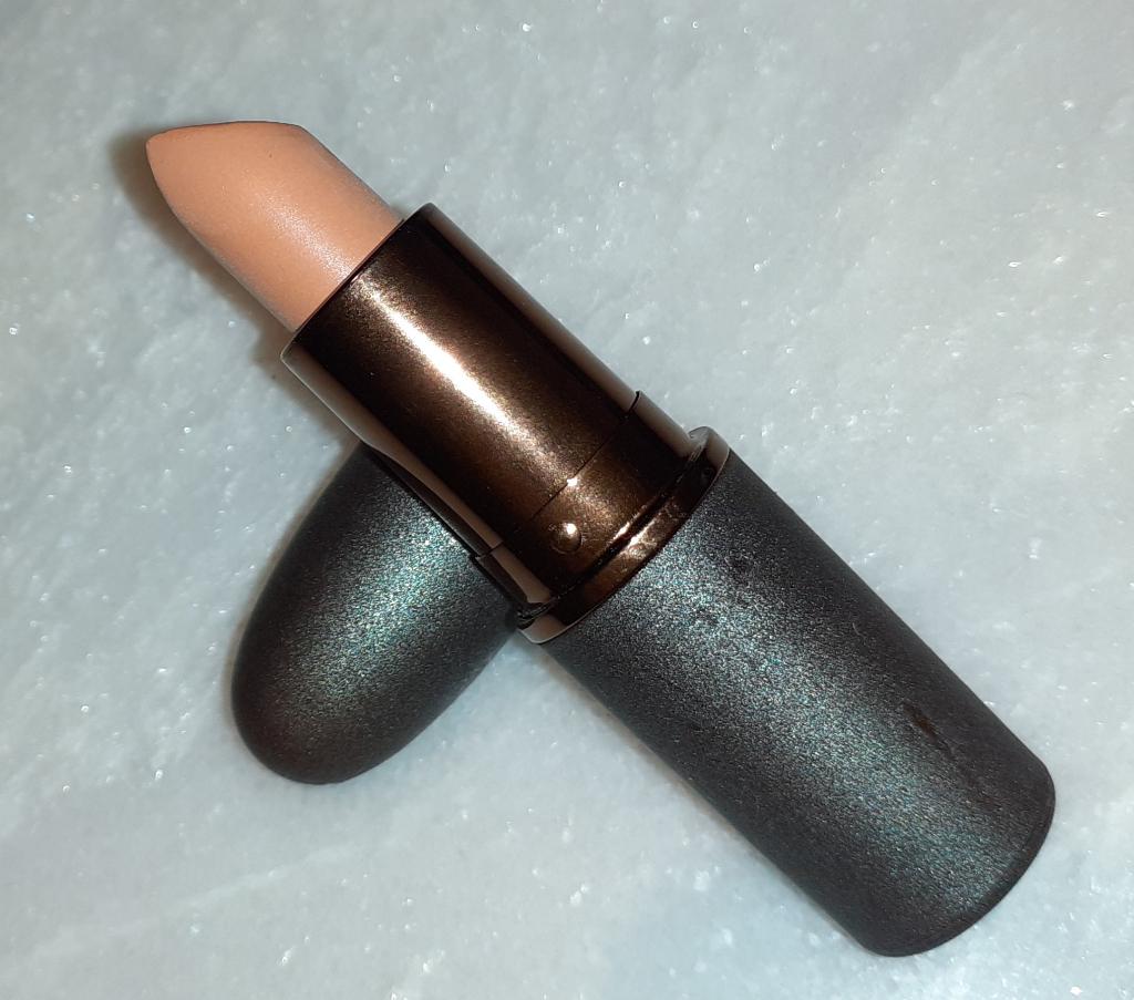 Lipstick MAC Bao Bao Wan limited edition Romantic breakdown, Lippen, Beige, Ophalen of Verzenden, Zo goed als nieuw