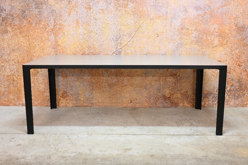 ZGANieuw fraaie Leolux Kalia design eetkamertafel, Huis en Inrichting, Tafels | Eettafels, Leolux, Leolux, 200 cm of meer, Zo goed als nieuw