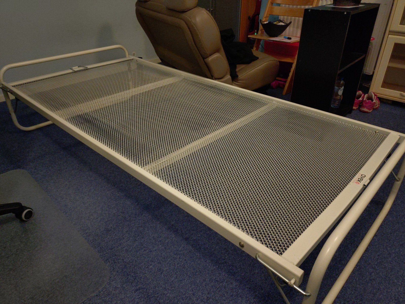 Aveko eenpersoons bedframe met gaasbodem, Gebruikt, 90 cm, Ophalen of Verzenden, 200 cm