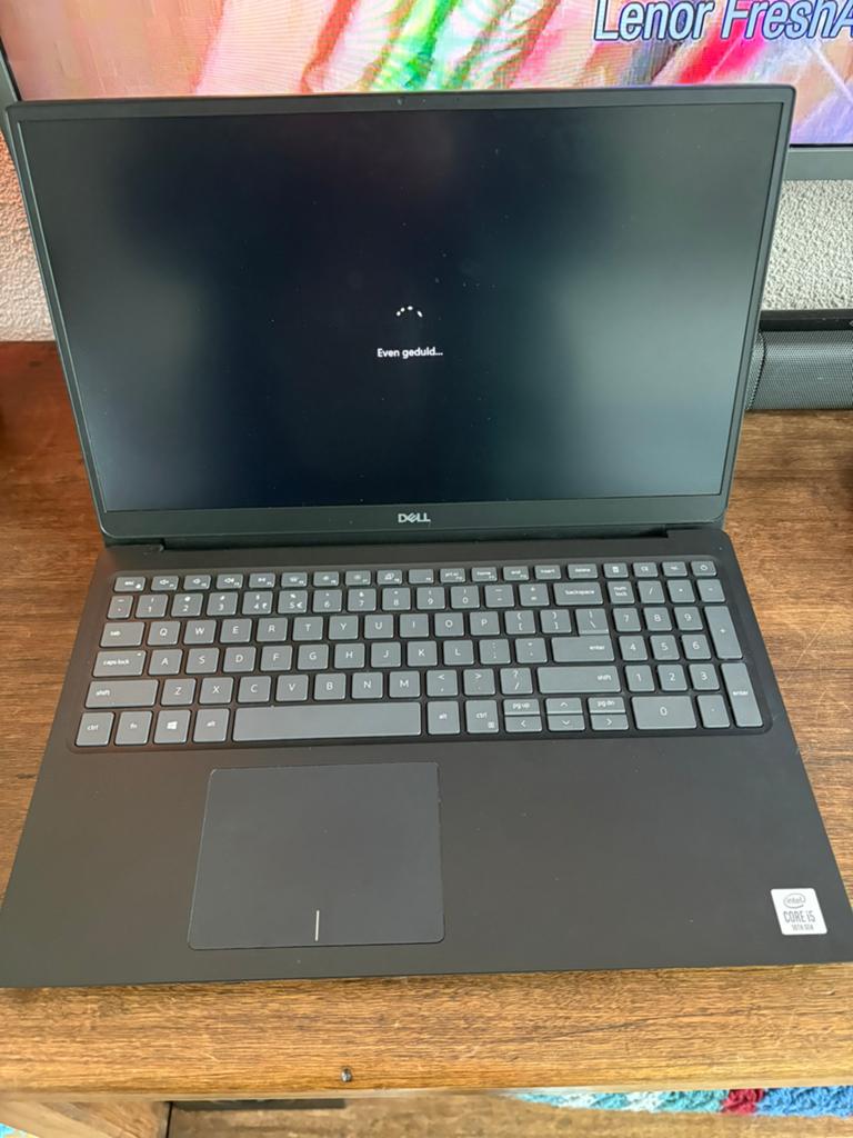 Dell Vostro 5590 Laptop – Intel i5 – 8GB RAM – SSD, Computers en Software, Windows Laptops, 2 tot 3 Ghz, 15 inch, Ophalen of Verzenden