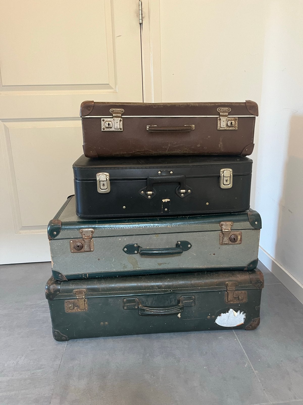 Partij vintage rijskoffers ook los verkrijgbaar, Sieraden, Tassen en Uiterlijk, Ophalen, Hard kunststof, Nieuw, Minder dan 50 cm