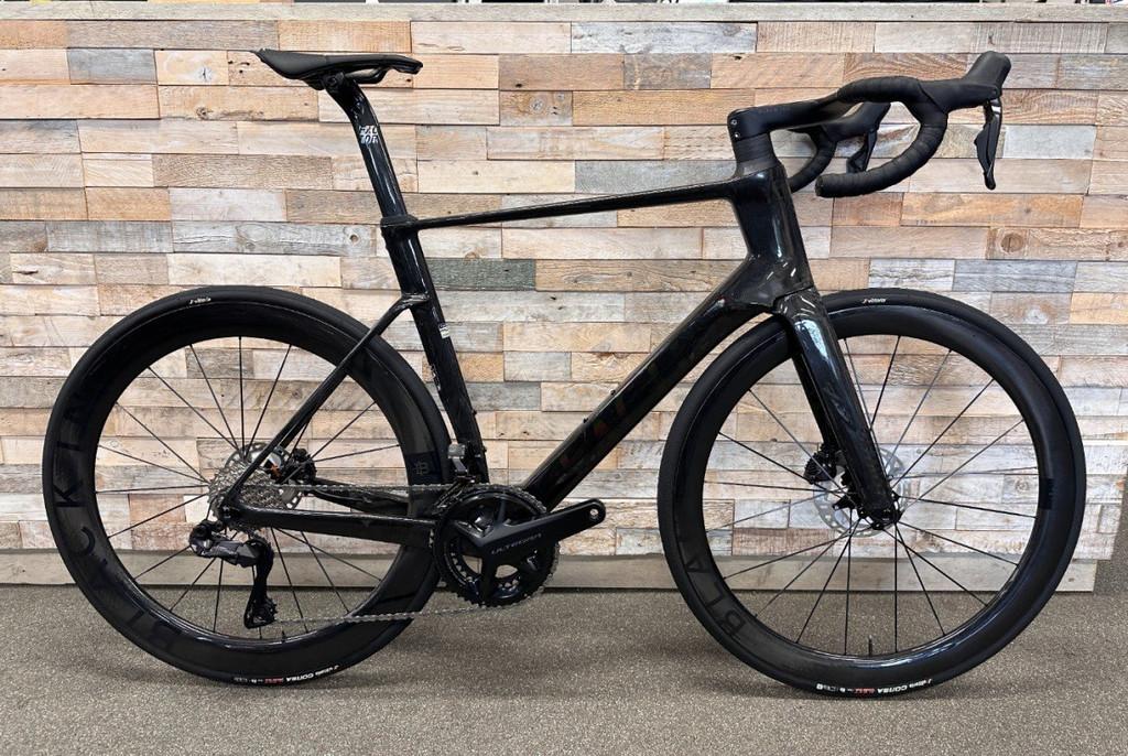 Factor Ostro Vam Black Gloss 58cm 2026
