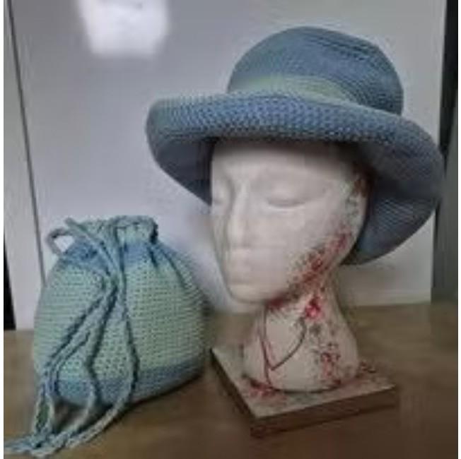 Hand gehaakt hoedje en tas groen blauw nieuw, Ophalen of Verzenden, Nieuw, One size fits all, Hoed