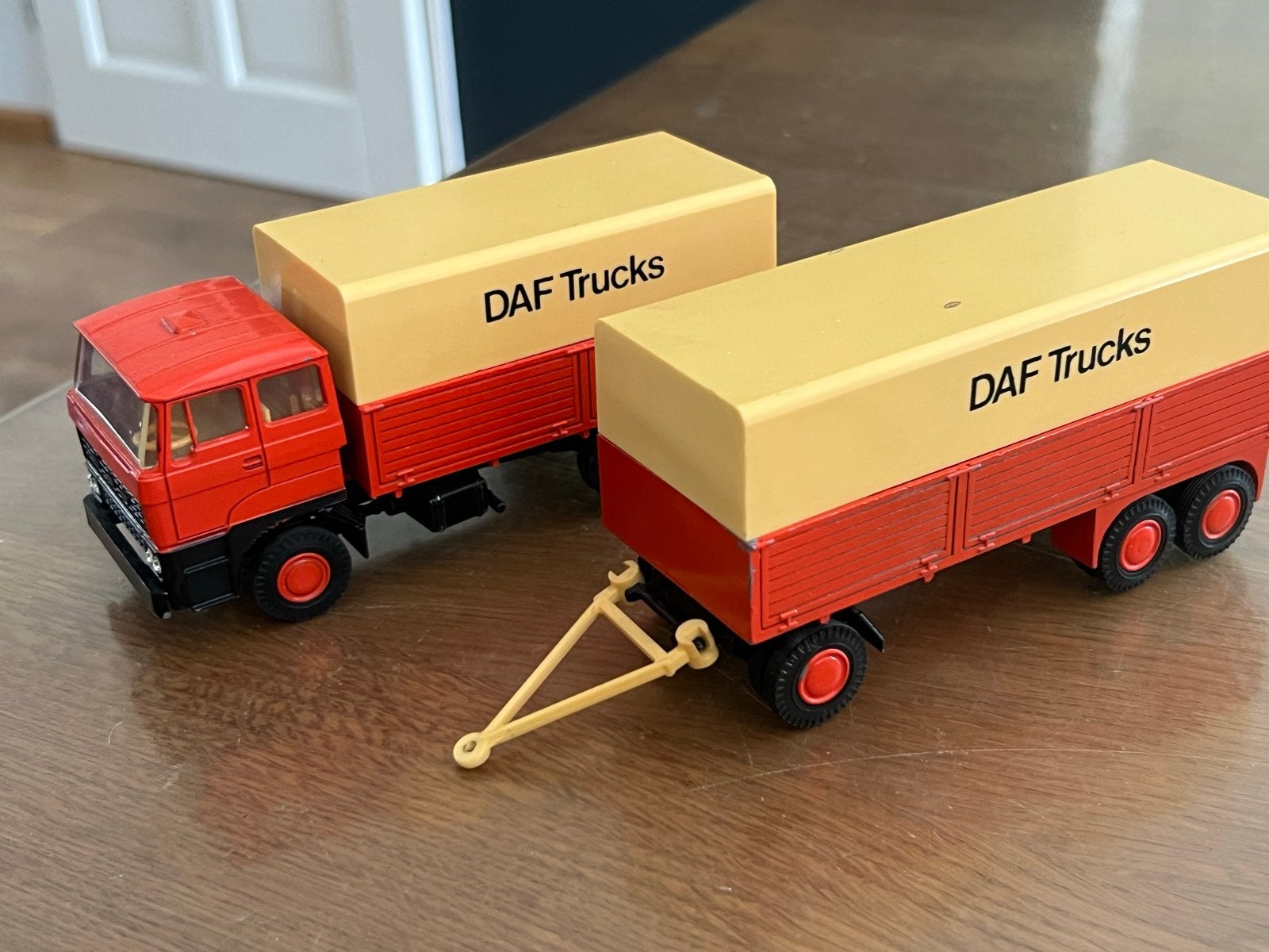 DAF lion car daf met aanhanger 1:50 - Zo goed als nieuw, Ophalen of Verzenden, Zo goed als nieuw, Overige merken