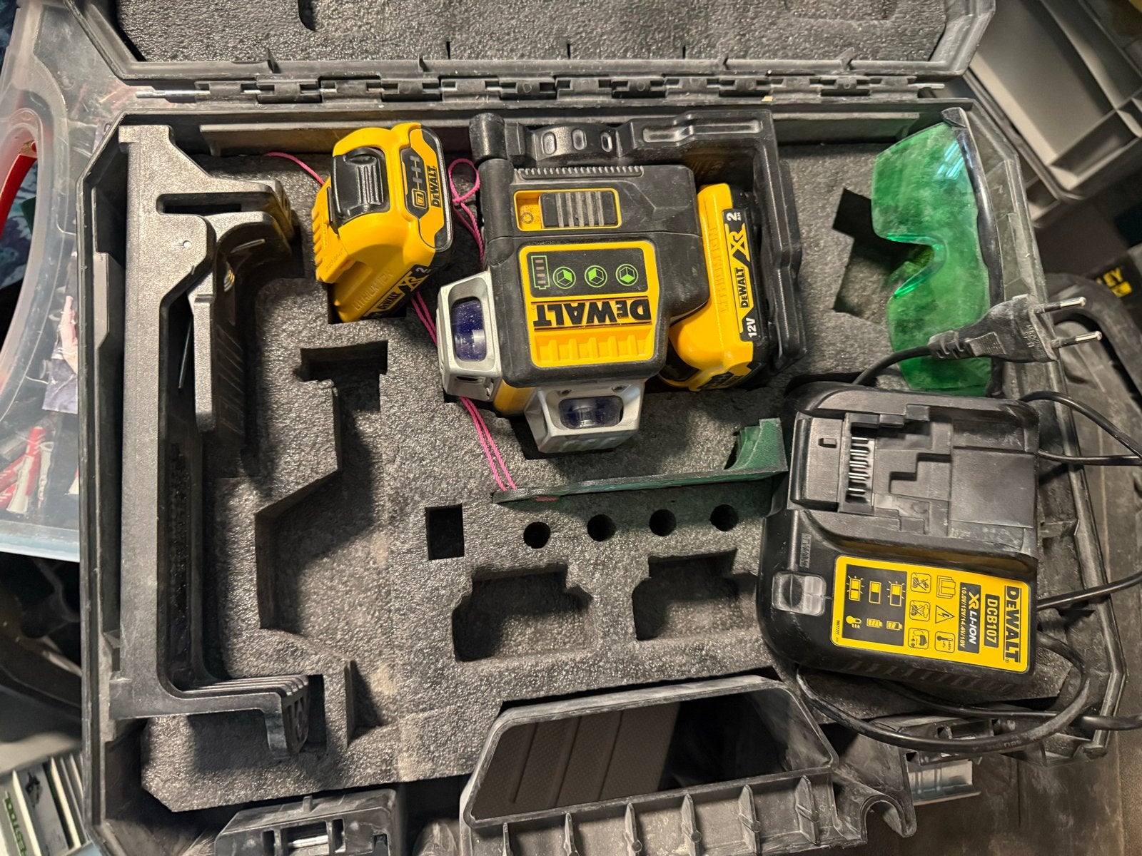 DeWalt kruislijnlaser met accessoires, Ophalen, Gebruikt, Waterpas, DeWalt