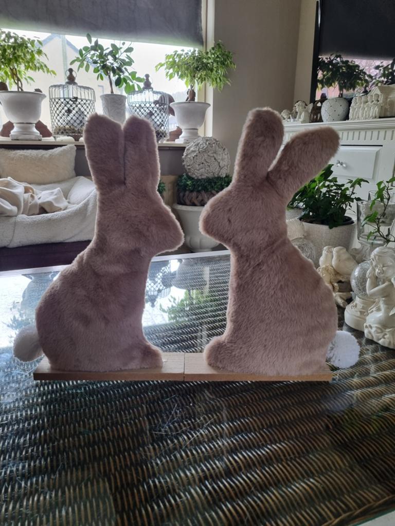 2 grote pluche paashazen beige taupe, Ophalen of Verzenden