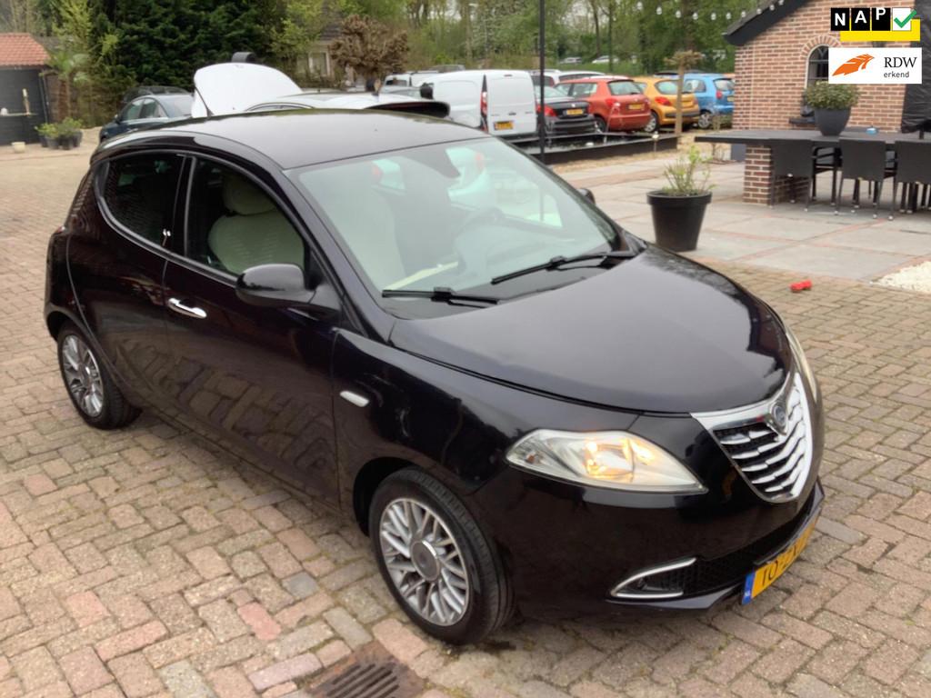 Lancia Ypsilon 0.9 TwinAir Gold nieuwe apk tot 4-2026, Voorwielaandrijving, Euro 5, 86 pk, Gebruikt