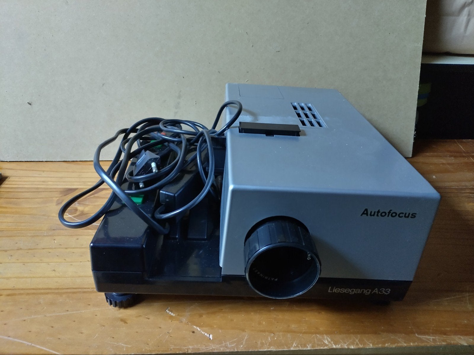 Liesegang A33 Autofocus Diaprojector met scherm, Ophalen, Gebruikt, Met scherm
