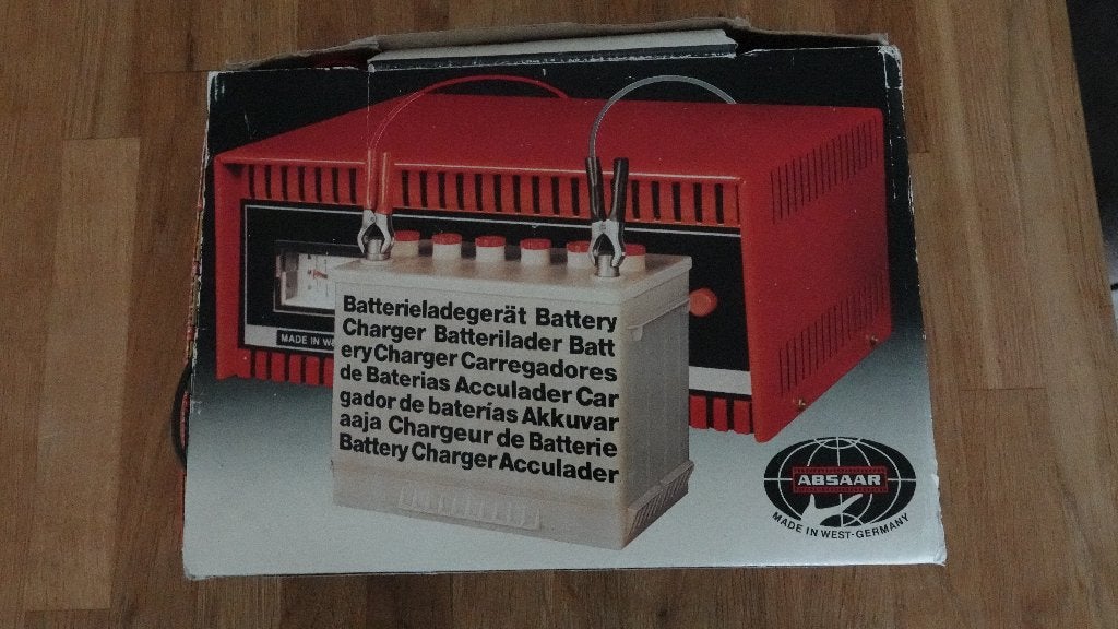 Acculader, Ophalen of Verzenden, Gebruikt