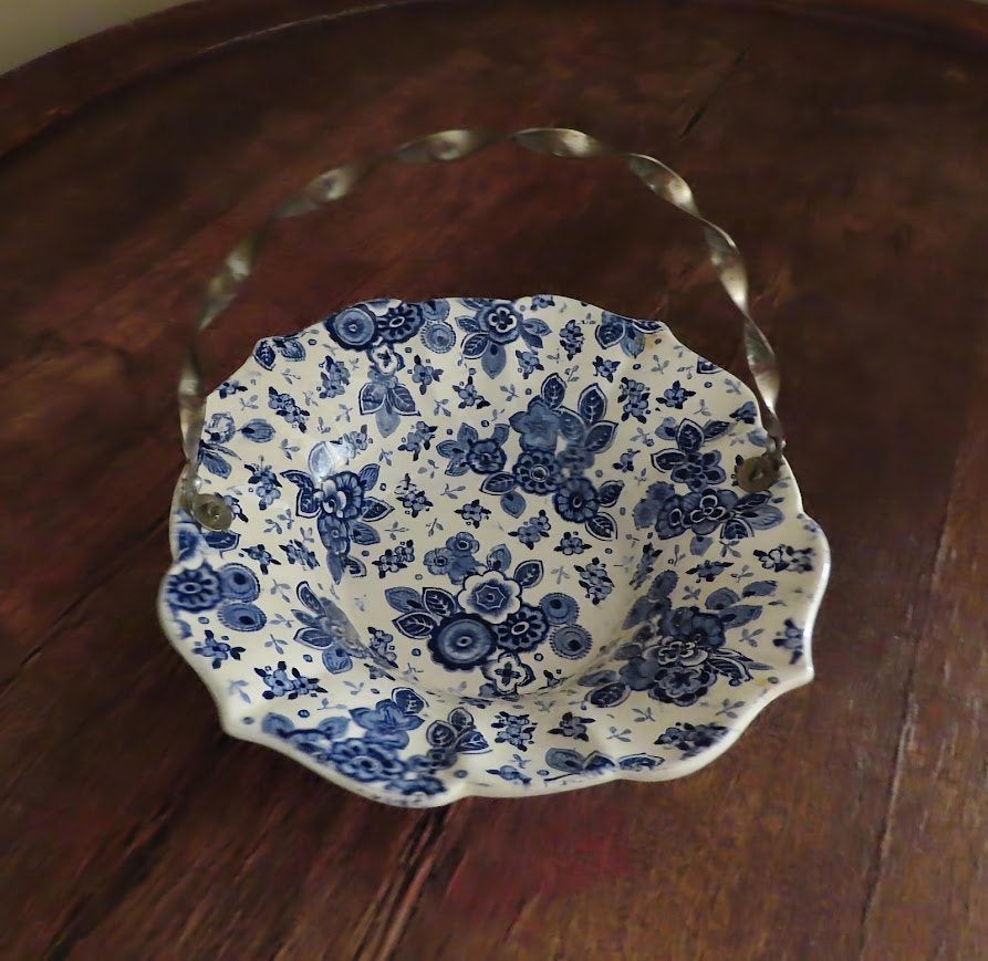 Oud Engels blauw servies schaaltje met metalen hengsel, Ophalen