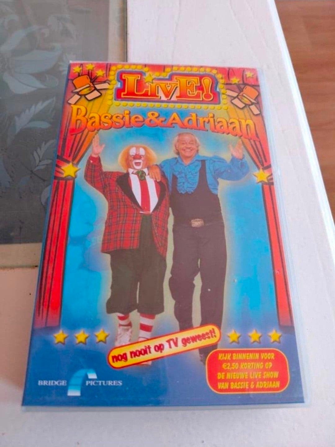 Bassie en Adriaan LIVE videoband., Ophalen of Verzenden, Gebruikt, Serie, VHS