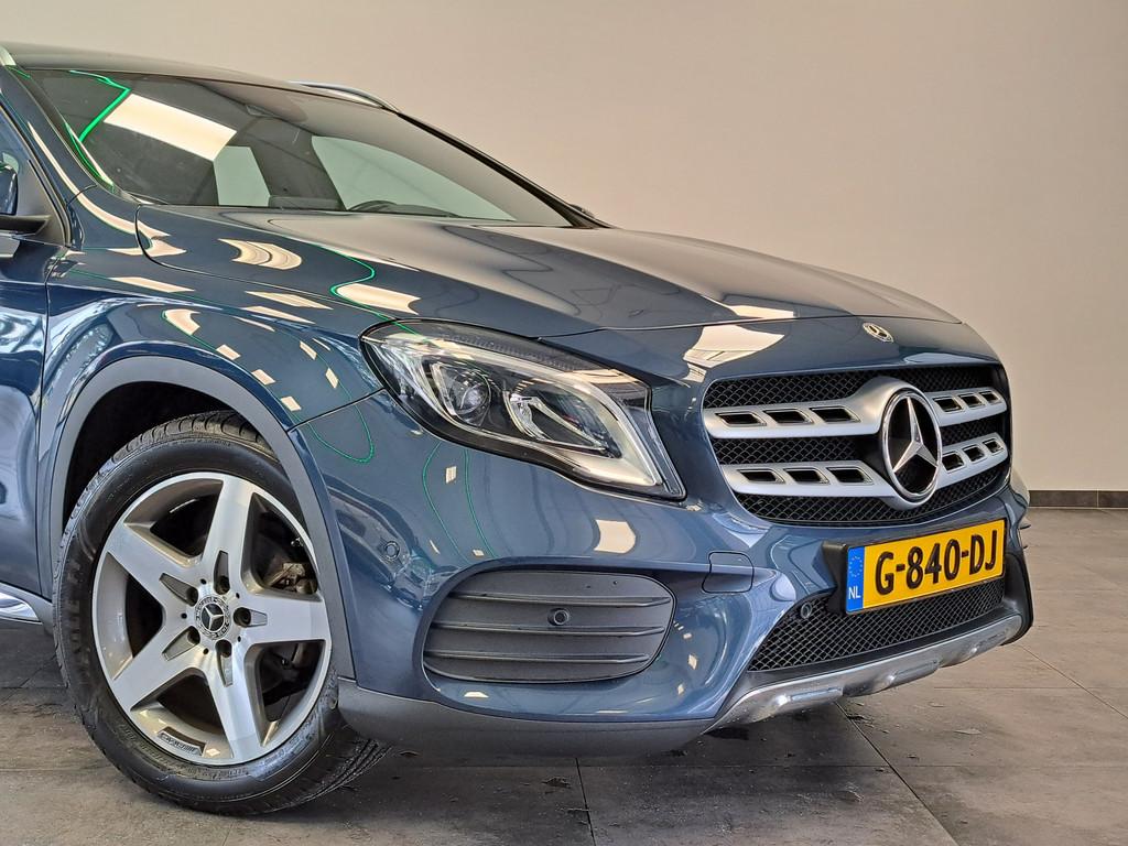 Mercedes-Benz GLA 180 Business Solution AMG Panoramadak Clim, Gebruikt, 4 cilinders, 715 kg, Blauw