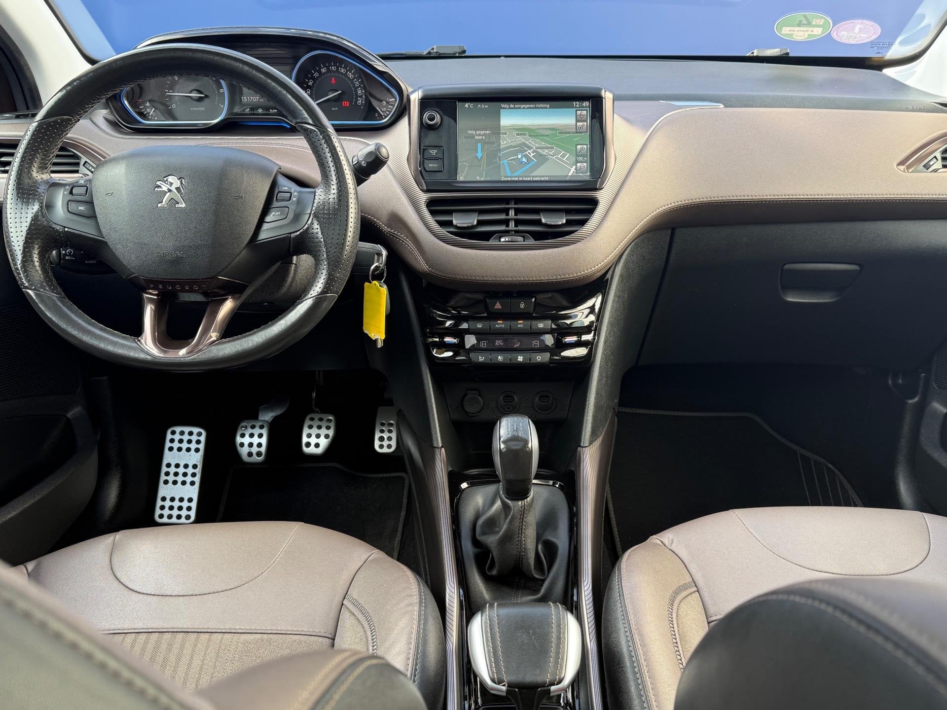 Peugeot 2008 1.6 VTi Féline Navi,Climate,Pano,Cruise,PDC,LM, Auto's, Voorwielaandrijving, Gebruikt, Parkeersensor, 4 cilinders