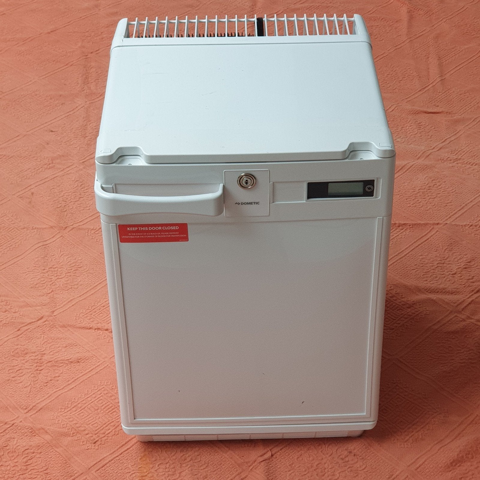 Domatic medicatiekoelkast compressormodel, Ophalen, Minder dan 85 cm, Minder dan 75 liter, 45 tot 60 cm
